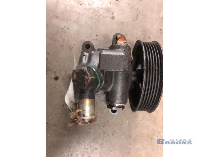 Gebruikte Stuurpomp Ford Fiesta 4 1.3i Prijs € 15,00 Margeregeling aangeboden door Autobedrijf Brooks