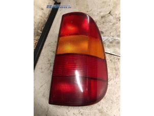 Gebruikte Achterlicht links Seat Inca (6K9) 1.9 D Prijs € 10,00 Margeregeling aangeboden door Autobedrijf Brooks