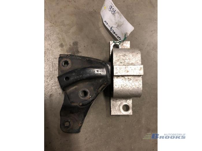 Gebruikte Motorrubber Dacia Logan (LS) 1.4 Prijs € 25,00 Margeregeling aangeboden door Autobedrijf Brooks