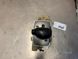 Gebruikte Selectiehendel automaat Kia Sorento I (JC) 2.5 CRDi 16V Prijs op aanvraag aangeboden door Autobedrijf Brooks