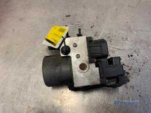 Gebruikte ABS Pomp Kia Sorento I (JC) 2.5 CRDi 16V Prijs € 75,00 Margeregeling aangeboden door Autobedrijf Brooks