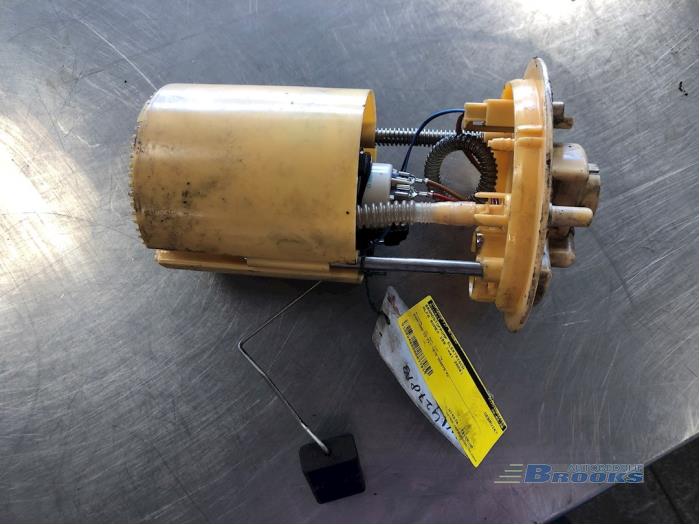 Gebruikte Tank element Pomp Alfa Romeo 159 Sportwagon (939BX) 1.9 JTDm Prijs € 90,00 Margeregeling aangeboden door Autobedrijf Brooks