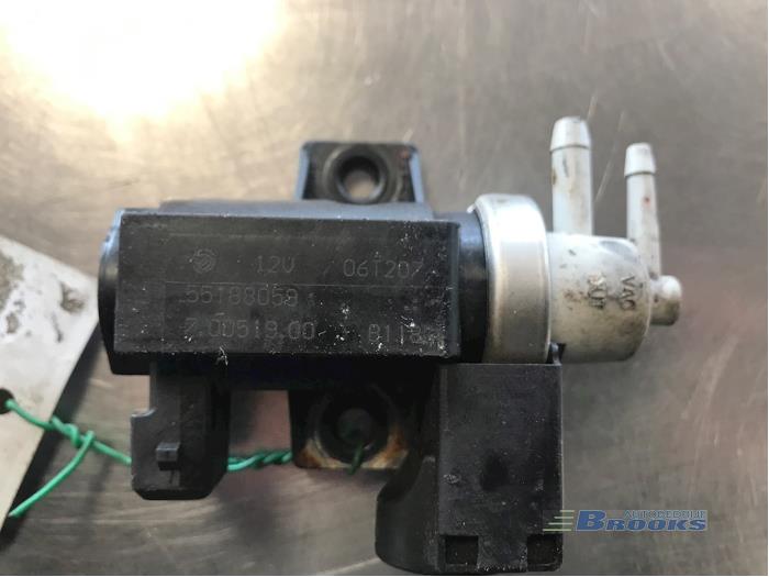 Gebruikte Overdrukklep Turbo Alfa Romeo 159 Sportwagon (939BX) 1.9 JTDm Prijs € 20,00 Margeregeling aangeboden door Autobedrijf Brooks