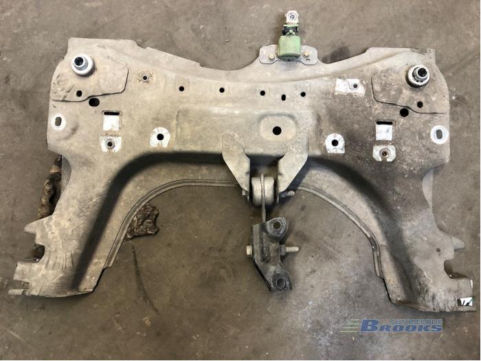 Gebruikte Subframe Renault Clio IV Estate/Grandtour (7R) 0.9 Energy TCE 12V Prijs € 40,00 Margeregeling aangeboden door Autobedrijf Brooks