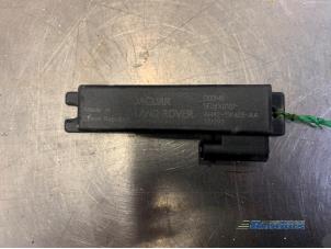Gebruikte Keyless entry antenne Landrover Range Rover Evoque (LVJ/LVS) 2.2 eD4 16V 5-drs. Prijs € 30,00 Margeregeling aangeboden door Autobedrijf Brooks