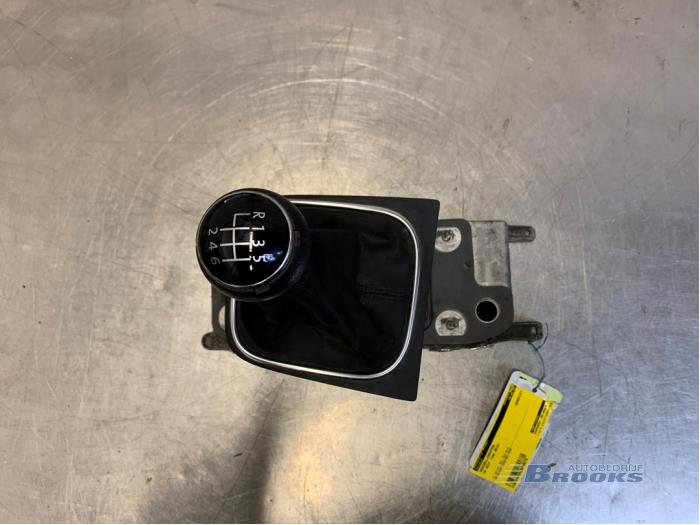 Gebruikte Versnellingspook Volkswagen Golf VI (5K1) 1.2 TSI BlueMotion Prijs € 30,00 Margeregeling aangeboden door Autobedrijf Brooks