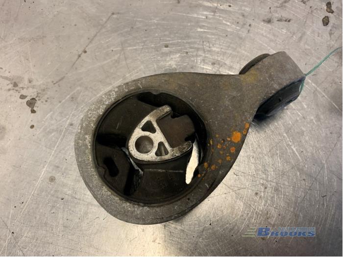 Gebruikte Versnellingsbak Steun Renault Scénic II (JM) 2.0 dCi 16V 150 Prijs € 20,00 Margeregeling aangeboden door Autobedrijf Brooks
