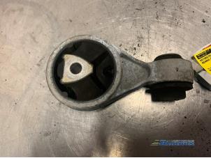 Gebruikte Motorrubber Renault Scénic II (JM) 2.0 dCi 16V 150 Prijs € 15,00 Margeregeling aangeboden door Autobedrijf Brooks