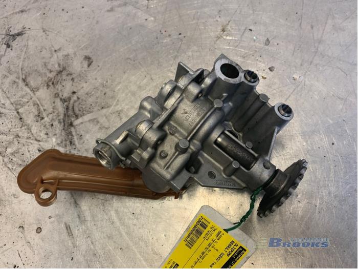 Gebruikte Oliepomp Renault Scénic II (JM) 2.0 dCi 16V 150 Prijs € 75,00 Margeregeling aangeboden door Autobedrijf Brooks