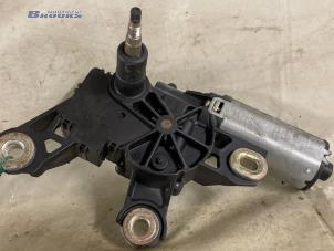 Gebruikte Ruitenwissermotor achter Volkswagen Transporter Prijs € 37,50 Margeregeling aangeboden door Autobedrijf Brooks