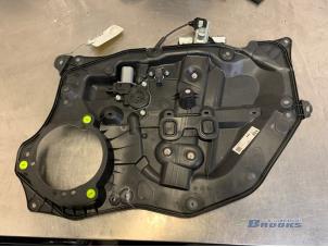 Gebruikte Ruitmechaniek 4Deurs rechts-voor Mazda CX-3 2.0 SkyActiv-G 120 Prijs € 55,00 Margeregeling aangeboden door Autobedrijf Brooks