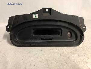 Gebruikte Display Interieur Renault Megane (BA) 1.9D RN,RT Prijs € 15,00 Margeregeling aangeboden door Autobedrijf Brooks