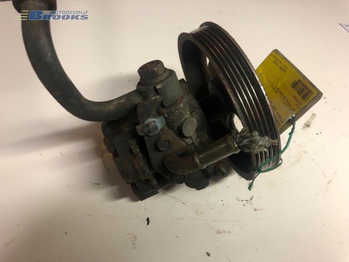 Gebruikte Stuurpomp Mitsubishi Galant (E5/E7/E8) 1.8i,GLi,GLSi 16V Prijs € 15,00 Margeregeling aangeboden door Autobedrijf Brooks
