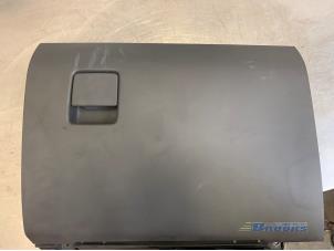 Gebruikte Dashboardkastje Opel Vectra C GTS 1.9 CDTI 16V Prijs € 15,00 Margeregeling aangeboden door Autobedrijf Brooks