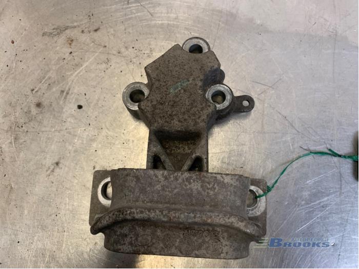 Gebruikte Motorrubber Renault Twingo II (CN) 1.2 16V Prijs € 25,00 Margeregeling aangeboden door Autobedrijf Brooks