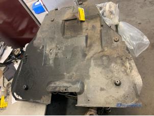 Gebruikte Motor Beschermplaat Mazda 6 Sport (GG14) 2.0 CiDT 16V Prijs € 25,00 Margeregeling aangeboden door Autobedrijf Brooks