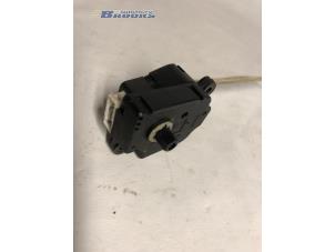 Gebruikte Kachelklep Motor Peugeot 807 2.2 HDiF 16V Prijs € 15,00 Margeregeling aangeboden door Autobedrijf Brooks