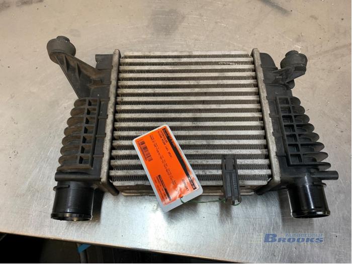 Gebruikte Intercooler Nissan NV 200 (M20M) 1.5 dCi 90 Prijs € 70,00 Margeregeling aangeboden door Autobedrijf Brooks