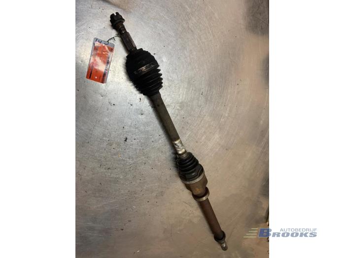 Gebruikte Steekas rechts-voor Renault Clio III (BR/CR) 1.5 dCi 85 Prijs € 15,00 Margeregeling aangeboden door Autobedrijf Brooks