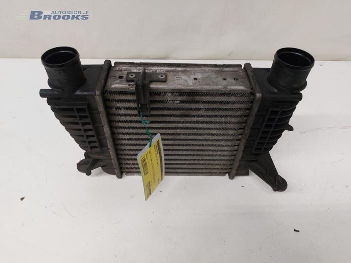 Gebruikte Intercooler Renault Clio III (BR/CR) 1.5 dCi 85 Prijs € 20,00 Margeregeling aangeboden door Autobedrijf Brooks