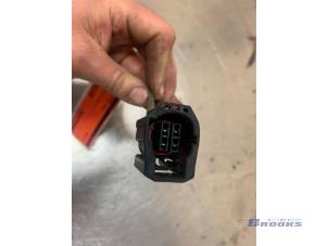 Gebruikte Lambda Sonde Mazda 3 Sport (BK) 2.0i 16V Prijs € 25,00 Margeregeling aangeboden door Autobedrijf Brooks