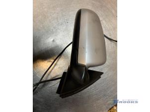 Gebruikte Buitenspiegel rechts Audi A4 Avant Quattro (B6) 2.5 TDI V6 24V Prijs € 30,00 Margeregeling aangeboden door Autobedrijf Brooks