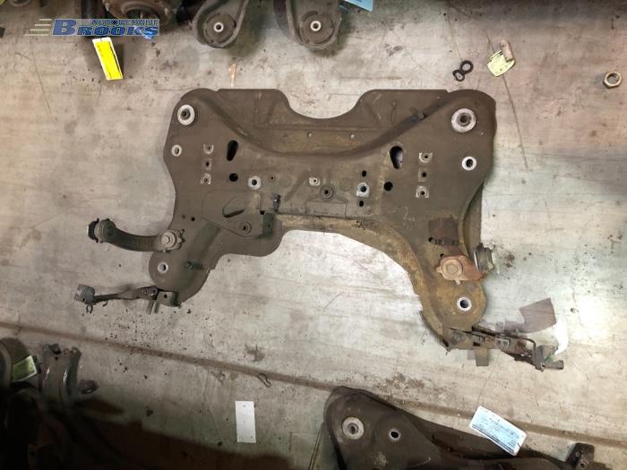Gebruikte Subframe Renault Laguna Prijs € 25,00 Margeregeling aangeboden door Autobedrijf Brooks