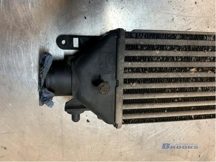 Gebruikte Intercooler Fiat Bravo (198A) 1.4 T-Jet 16V 120 Prijs € 30,00 Margeregeling aangeboden door Autobedrijf Brooks