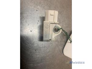 Gebruikte Sensor Airbag Lancia Delta (844) 1.6 D Multijet 16V 120 Prijs € 30,00 Margeregeling aangeboden door Autobedrijf Brooks