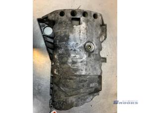 Gebruikte Carterpan Renault Trafic New (JL) 1.9 dCi 82 16V Prijs € 30,00 Margeregeling aangeboden door Autobedrijf Brooks