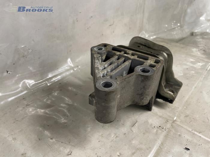 Motorsteun van een Fiat Ducato (250) 3.0 140 Natural Power 2010