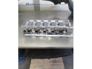 Gebruikte Cilinderkop Mercedes Sprinter 4t (904) Prijs € 500,00 Margeregeling aangeboden door Autobedrijf Brooks