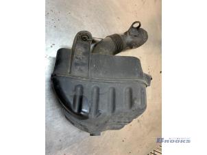 Gebruikte Luchtfilterhuis Audi A3 (8P1) 2.0 16V FSI Prijs € 50,00 Margeregeling aangeboden door Autobedrijf Brooks