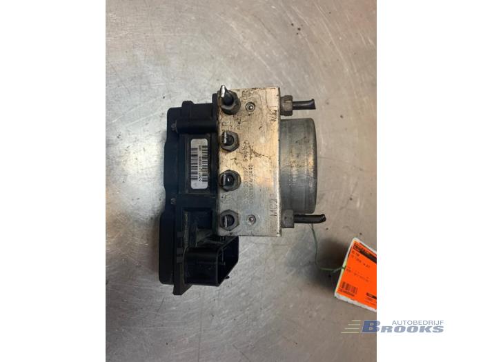 Gebruikte ABS Pomp Fiat Fiorino (225) 1.3 JTD 16V Multijet Prijs € 50,00 Margeregeling aangeboden door Autobedrijf Brooks