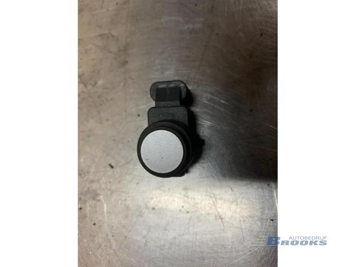 PDC Sensor van een BMW 3 serie Touring (E91) 318d 16V 2006