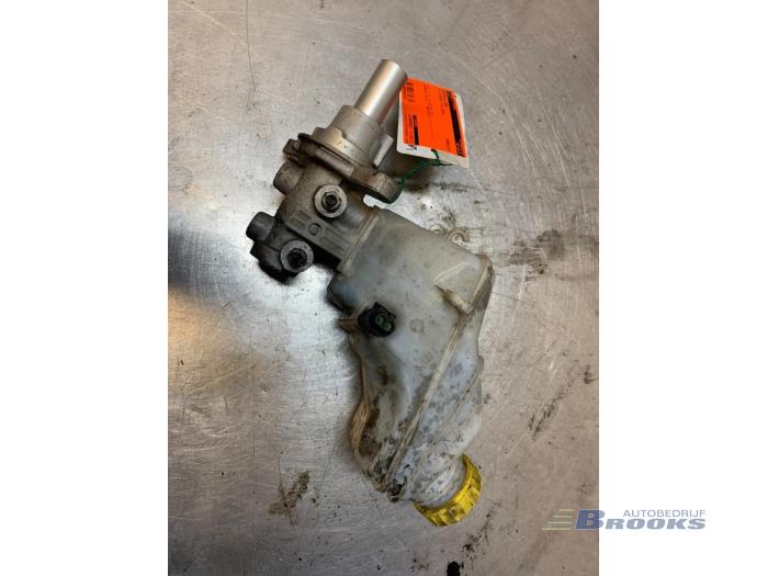 Gebruikte Hoofdremcilinder Fiat Fiorino (225) 1.3 JTD 16V Multijet Prijs € 50,00 Margeregeling aangeboden door Autobedrijf Brooks