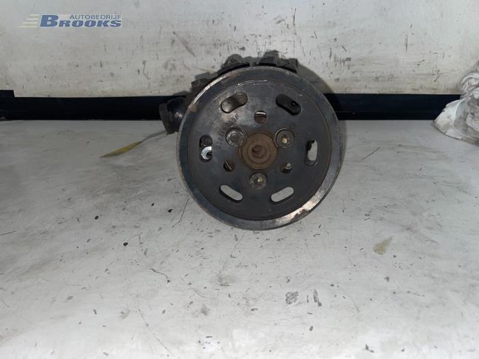Gebruikte Pomp Servo Volkswagen Polo III (6N1) 1.9 D Prijs € 15,00 Margeregeling aangeboden door Autobedrijf Brooks