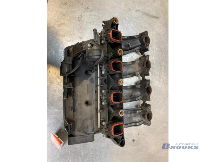 Gebruikte Spruitstuk Inlaat BMW 3 serie Touring (E91) 318d 16V Prijs € 85,00 Margeregeling aangeboden door Autobedrijf Brooks