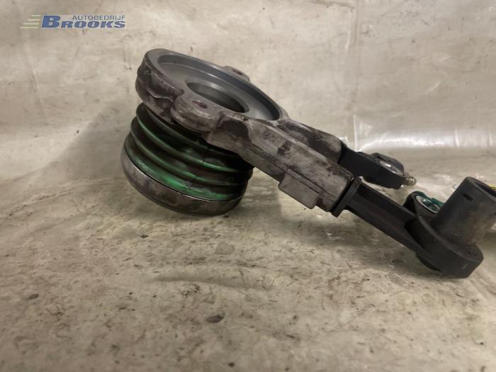 Gebruikte Druklager Mercedes Vito (638.1/2) 2.2 CDI 108 16V Prijs € 37,50 Margeregeling aangeboden door Autobedrijf Brooks