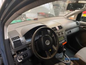 Gebruikte Airbag Set + Module Volkswagen Touran (1T1/T2) 1.9 TDI 100 Prijs € 200,00 Margeregeling aangeboden door Autobedrijf Brooks