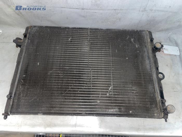 Gebruikte Radiateur Volkswagen Sharan (7M8/M9/M6) 2.8 VR6 Syncro Prijs € 15,00 Margeregeling aangeboden door Autobedrijf Brooks