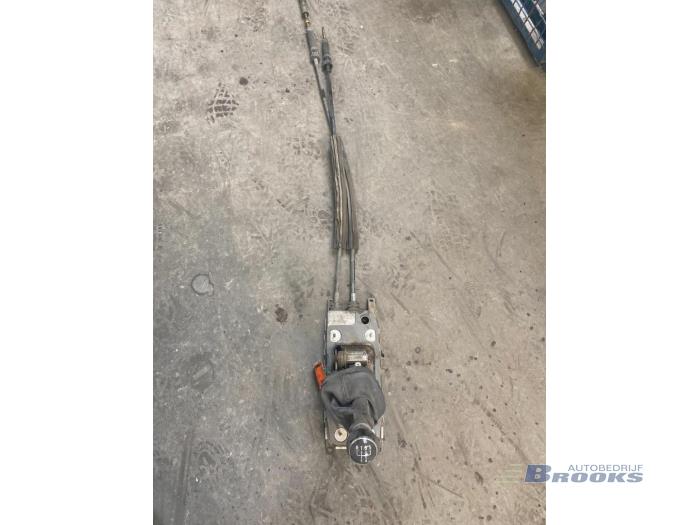 Gebruikte Schakelkabel Versnellingsbak Volkswagen Caddy III (2KA,2KH,2CA,2CH) 2.0 SDI Prijs € 50,00 Margeregeling aangeboden door Autobedrijf Brooks