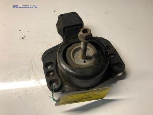 Gebruikte Motorrubber Renault Master II (ED/HD/UD) 2.5 dCi 16V Prijs € 25,00 Margeregeling aangeboden door Autobedrijf Brooks