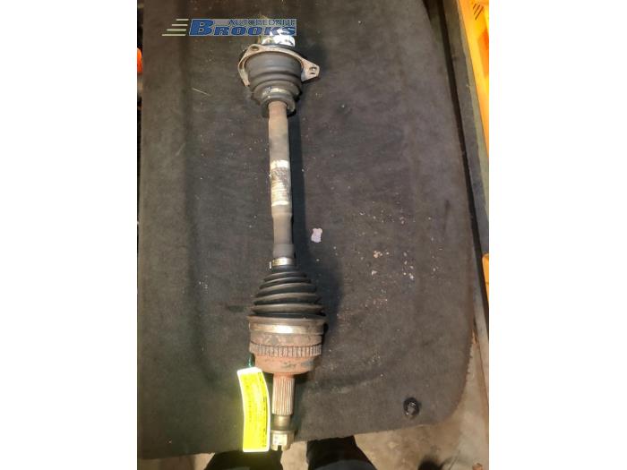 Gebruikte Steekas links-voor Renault Master II (ED/HD/UD) 2.5 dCi 16V Prijs € 50,00 Margeregeling aangeboden door Autobedrijf Brooks