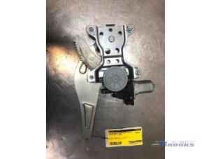 Gebruikte Ruitmechaniek 4Deurs rechts-achter Suzuki Swift (ZA/ZC/ZD1/2/3/9) 1.3 VVT 16V Prijs € 25,00 Margeregeling aangeboden door Autobedrijf Brooks