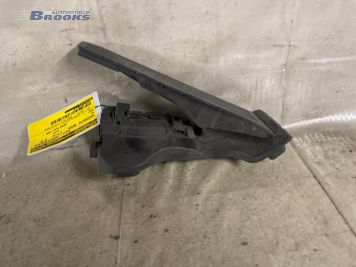Gebruikte Sensor Gaspedaalpositie Volkswagen Golf V (1K1) 2.0 TDI 16V Prijs € 10,00 Margeregeling aangeboden door Autobedrijf Brooks