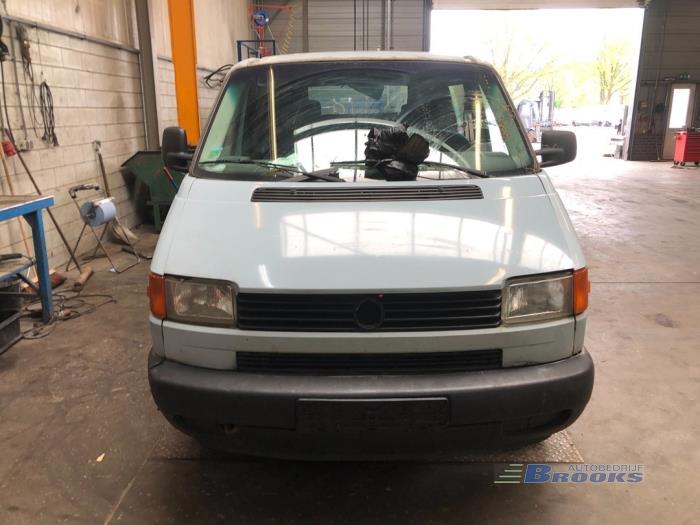 Gebruikte Versnellingsbak Volkswagen Transporter/Caravelle T4 1.9 TD Prijs € 250,00 Margeregeling aangeboden door Autobedrijf Brooks