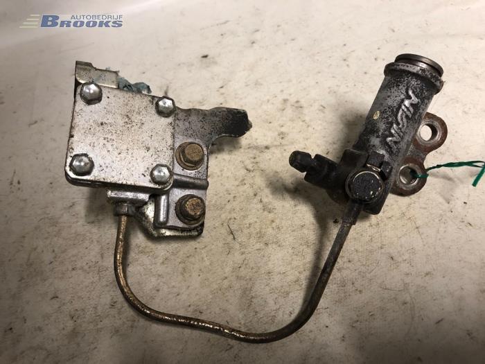Gebruikte Koppeling Hulp Cilinder Mitsubishi L-200 Prijs € 30,00 Margeregeling aangeboden door Autobedrijf Brooks