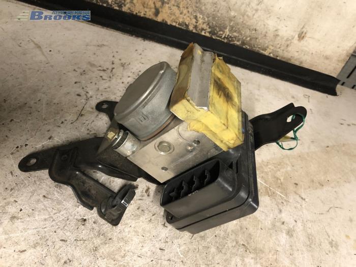 Gebruikte ABS Pomp Mitsubishi L-200 Prijs € 150,00 Margeregeling aangeboden door Autobedrijf Brooks