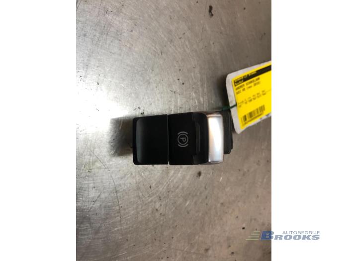 Gebruikte Schakelaar handrem Audi A5 Sportback (8TA) 2.0 TFSI 16V Prijs € 15,00 Margeregeling aangeboden door Autobedrijf Brooks